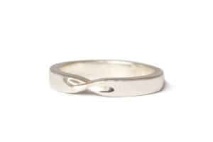 18ct Fairtrade white gold twist ring