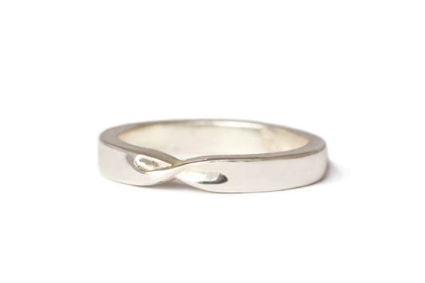 18ct Fairtrade white gold twist ring