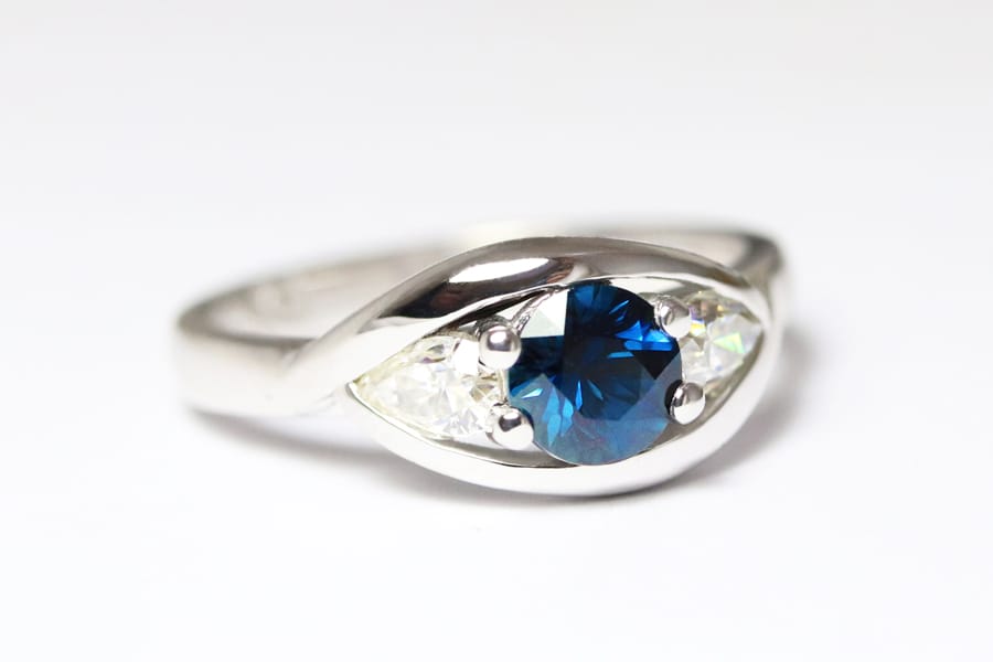 18ct white gold with sapphire and diamonds