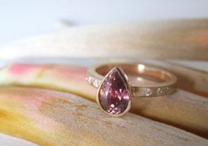 Pink sapphire diamonds in Fairtrade gold