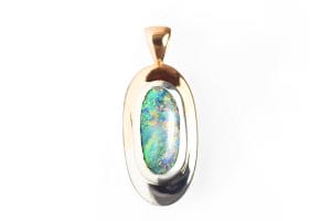 18ct 2 tone gold with opal