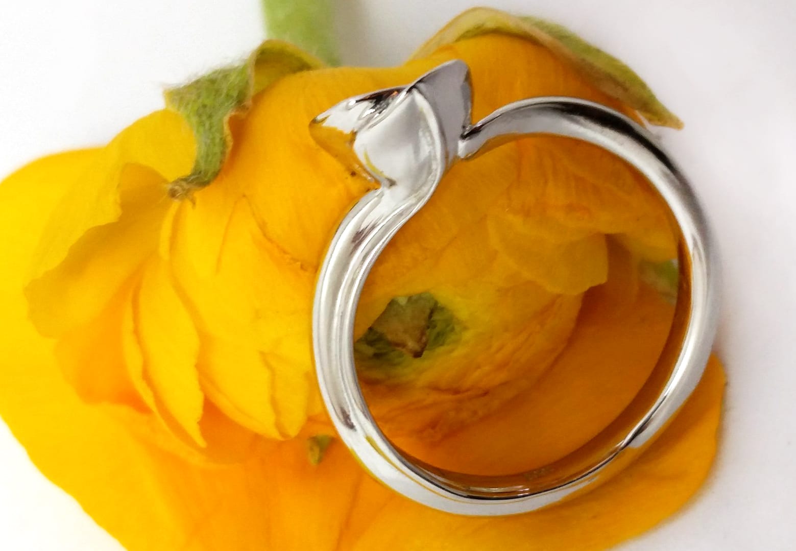 18ct Fairtrade white gold in bespoke lily design by Zoe Pook Jewellery