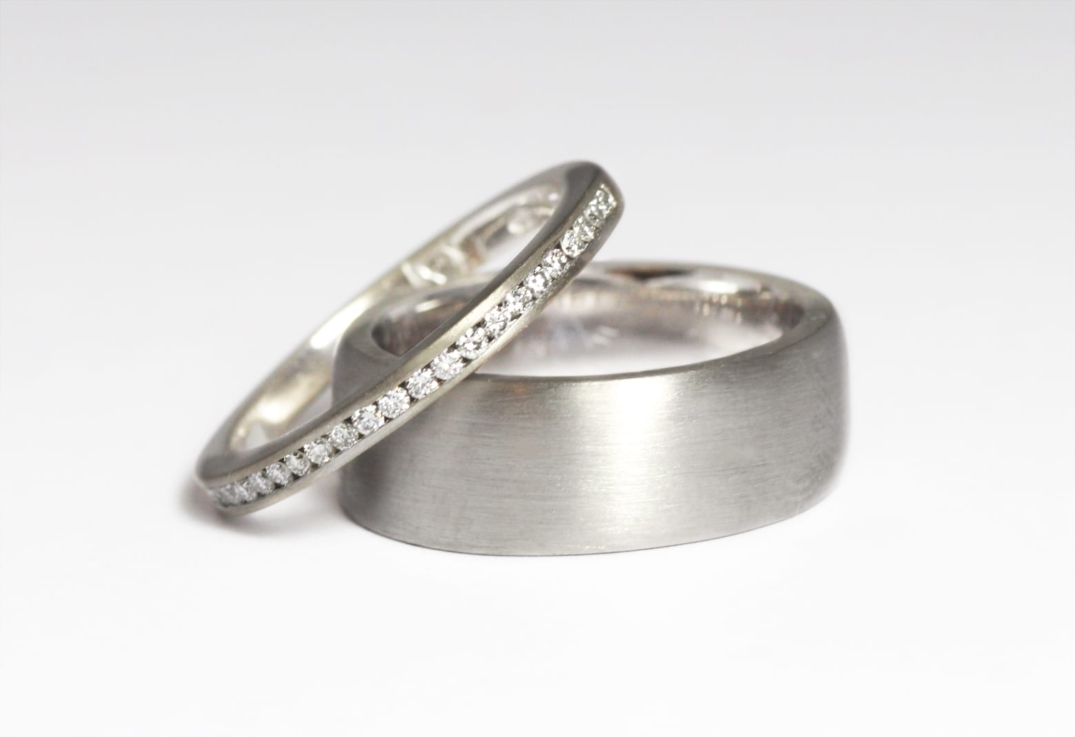 18ct Fairtrade white gold brushed finish