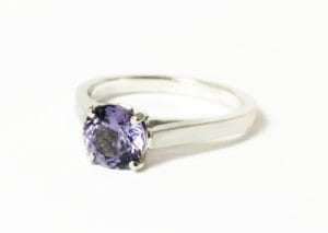 18ct Fairtrade gold with claw set spinel