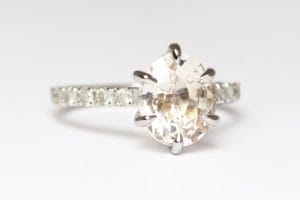 Sapphire in 18ct white gold