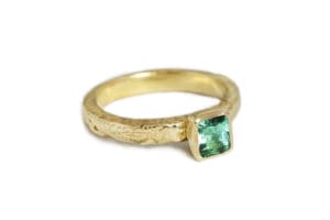 Yellow gold with tourmaline