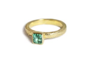 Yellow gold with tourmaline