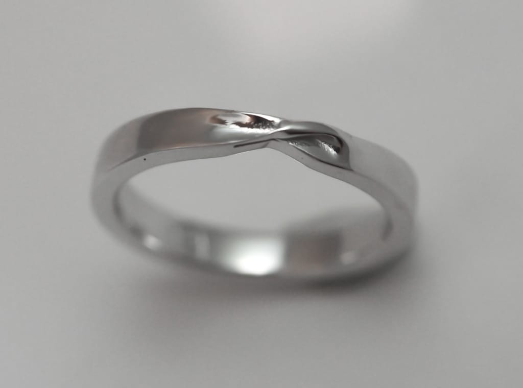 "Twist" wedding ring