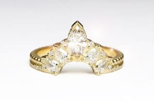 Yellow gold tiara with diamonds