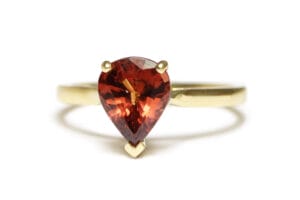 yellow gold with muscat sapphire