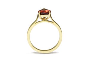 Muscat sapphire in yellow gold