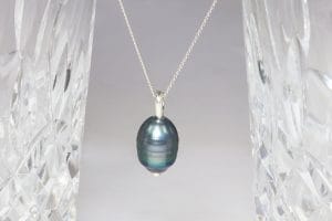 Baroque peacock pearl pendant