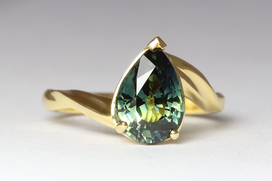 Yellow gold pear parti sapphire