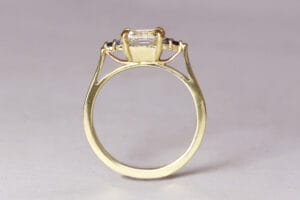 Diamond and sapphires in yellow gold