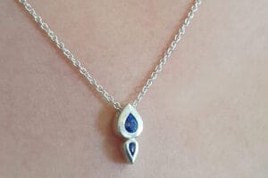 Blue sapphire pendant