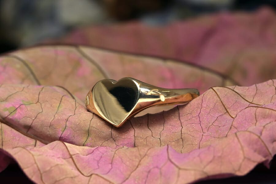 Heart signet ring