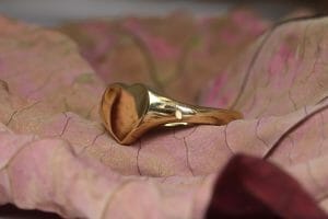 Heart signet ring