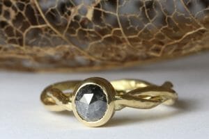 Salt and pepper diamond