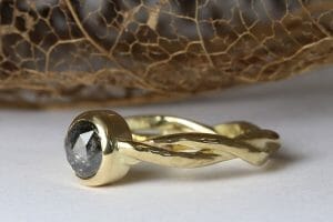 Salt and pepper diamond