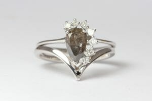 V shape wedder black diamond