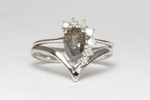 V shape wedder black diamond