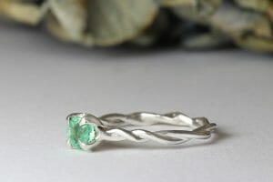 Emerald in silver twist