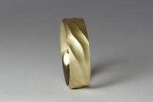 Sand dune ring yellow gold