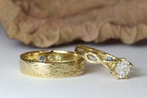 Yellow gold engraved wedding set
