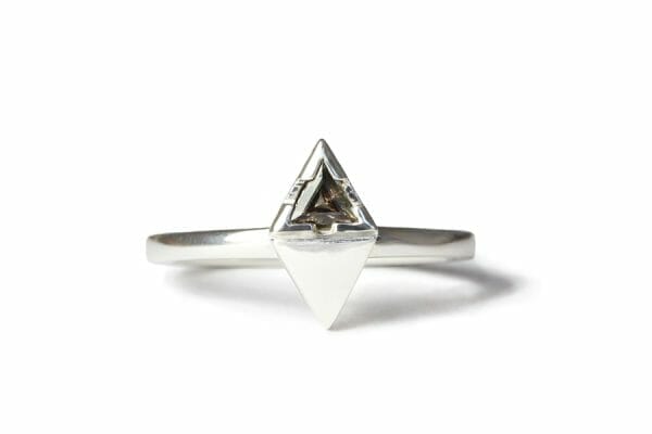 Bronze trilliant sapphire silver ring