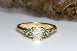 Diamond and sapphires in yellow gold