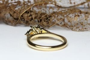 Diamond and sapphires in yellow gold